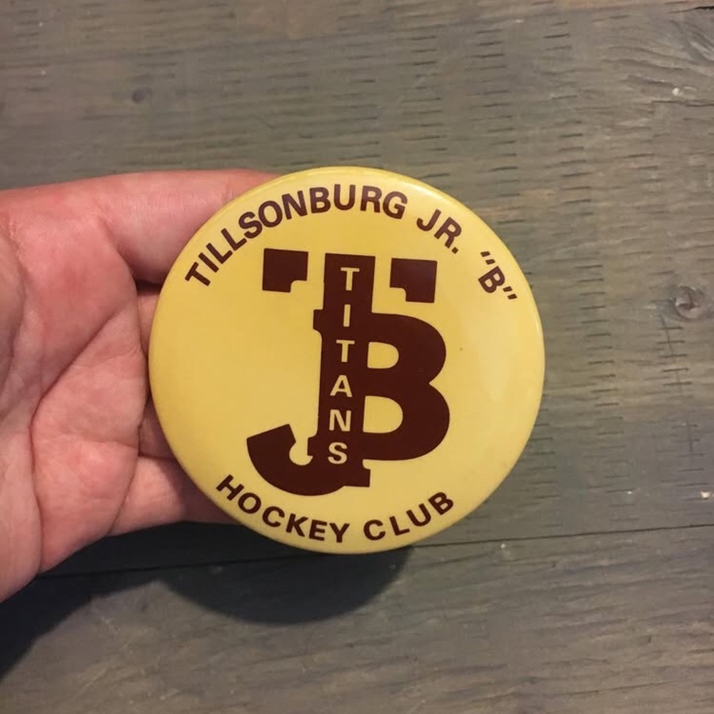 1980s T I L L S O N B U R G Jr B Hockey C L U B pinback button
